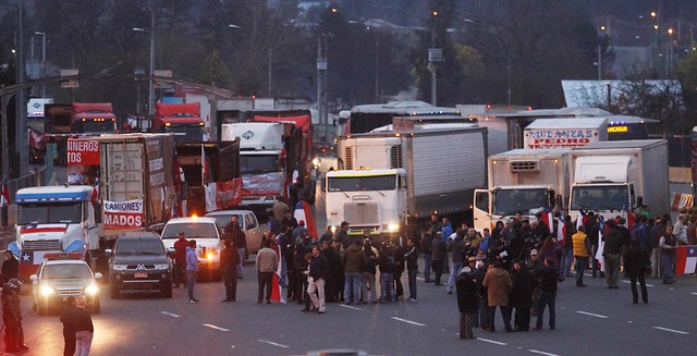 Según conductores de camiones son solo empresarios los que van rumbo a La Moneda