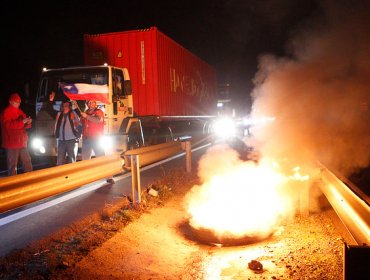 Seremi de Transportes prohíbe a camiones ingreso a Santiago