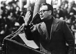 Nieta de Salvador Allende estrena en Chile filme de la vida del expresidente