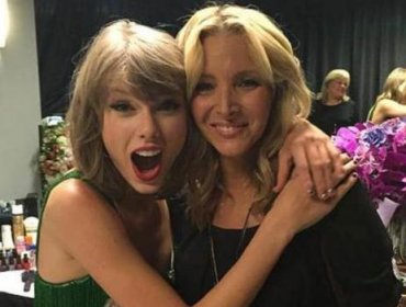 Taylor Swift canta la recordada canción Smelly Cat junto a Phoebe Buffay de Friends