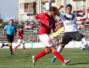 Plantel de Santiago Morning amenazó con no jugar debido a sueldos impagos