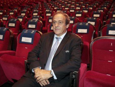 Platini dejará la UEFA en 2019 si fracasa su intento de presidir la FIFA