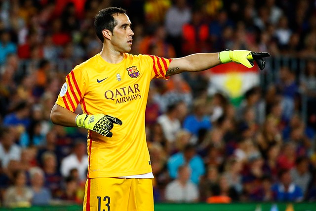 Barcelona destaca que Claudio Bravo es "un muro en la portería"