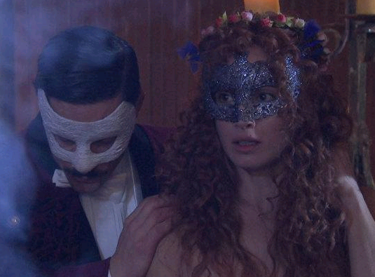 Mane Swett enciende La Poseída con ardiente escena de sexo