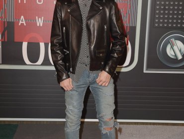 Justin Bierber sorprende con radical cambio de look en su presentación en MTV VMA 2015