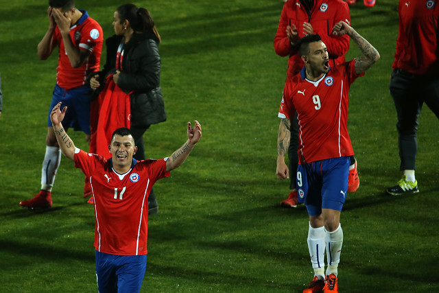 La "Roja" se completa con arribo de Medel, Fernández y Pinilla