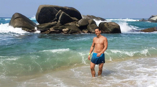 Agustín Pastorino recorre Colombia con una especial compañía