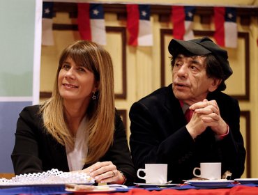 Ministra Rincón celebró con beso de Dióscoro Rojas anuncio de aguinaldo
