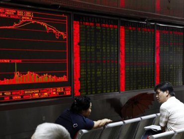 Las bolsas chinas se desploman por encima del 4% en la apertura