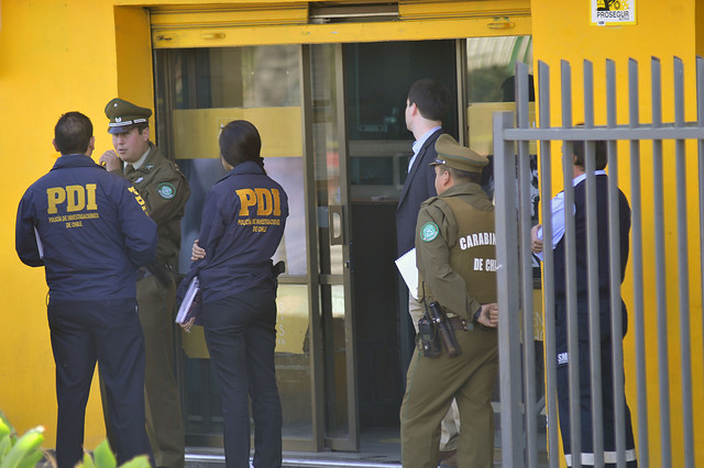 Carabineros frustran robo en supermercado de Puente Alto