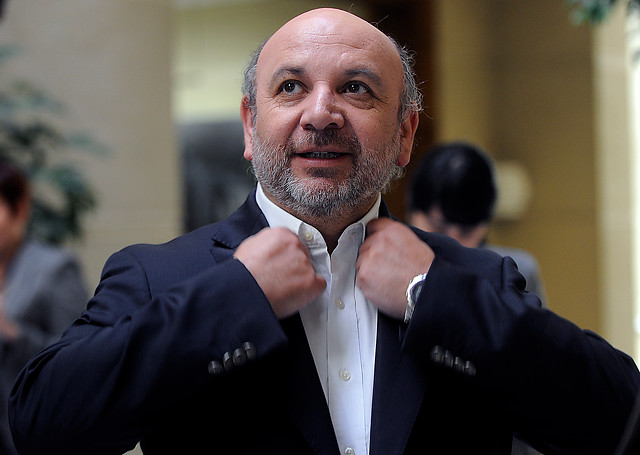 Castro pide que Minsal tenga el "coraje" de enviar proyecto de reforma a Isapres