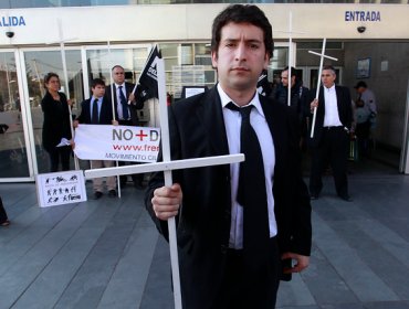 "Frente Antidelincuencia" realiza protesta en Centro de Justicia de Santiago