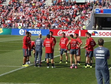 La 'Roja' realizó inédita práctica abierta y ensayó oncena titular