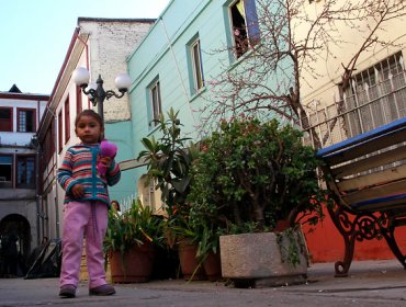 Ministra Saball inspeccionó obras de mejoramientos en cités de Santiago
