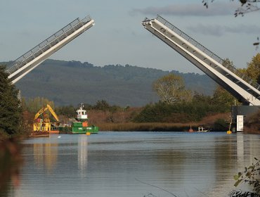 Transfieren a Santiago investigación por construcción del fallido puente Cau Cau