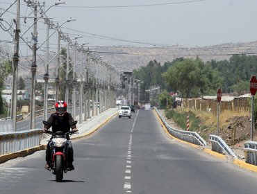 Gendarme murió al chocar su moto de frente contra un camión en Arica