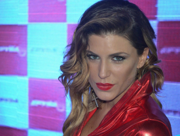 Wilma González se aburrió de su cabellera rubia e hizo cambio de look