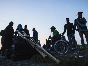 Parte desde Budapest un tren a la frontera con Austria lleno de refugiados