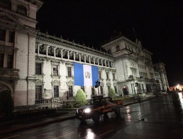 Dimite el presidente de Guatemala, Otto Pérez Molina, acusado de corrupción