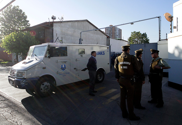 Carabineros realiza operativo ante robo frustrado a camión de Brinks