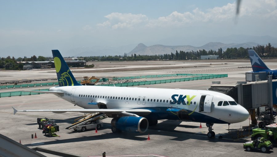 Sky Airlines publica tarifas "a precio de bus"