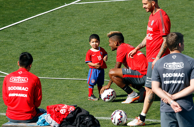 Chile-Paraguay: Junior Fernandes será titular ante los guaraníes