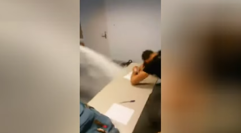 Video: Estudiante aprende a nunca más dormir en clases