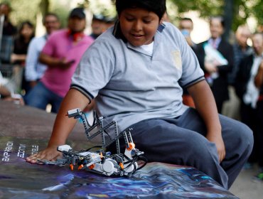 Alumnos de colegio de Lampa ganan Concurso de Robótica de la UDP