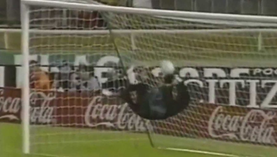 Video: René Higuita realiza el escorpión a 20 años de la mítica jugada