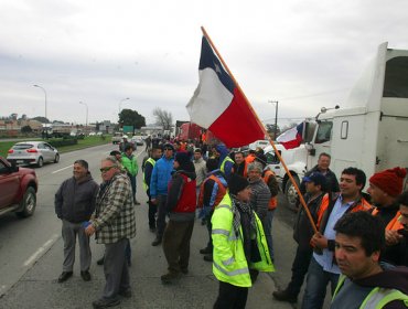 Camioneros solicitan ausencia de Aleuy en reunión de este lunes con Burgos