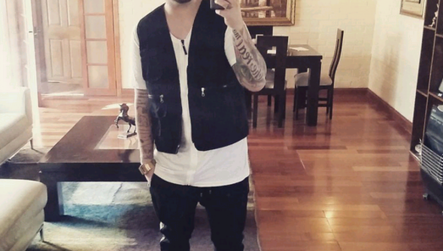 Hijo de Rigeo muestra su talento musical en redes sociales