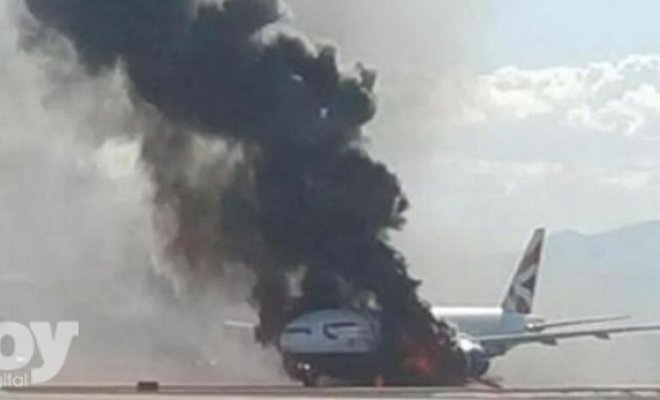 Avión comercial se incendia en tierra en Las Vegas sin causar heridos graves