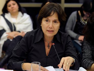Parlamentarios de oposición presentarán solicitud de interpelación a ministra de Salud