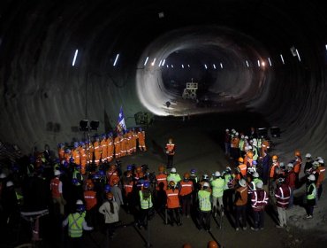 Presidenta Bachelet recorrió obras del túnel bajo avenida Kennedy