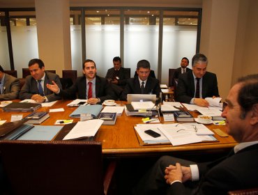 Comisión aprobó proyecto que crea tres juzgados y redistribuye a 77 jueces