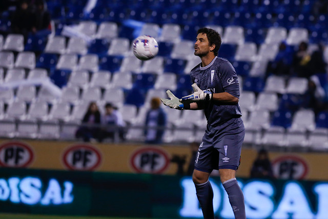 Costanzo calificó como "un golpe fuerte" eliminación de la UC en Copa Chile