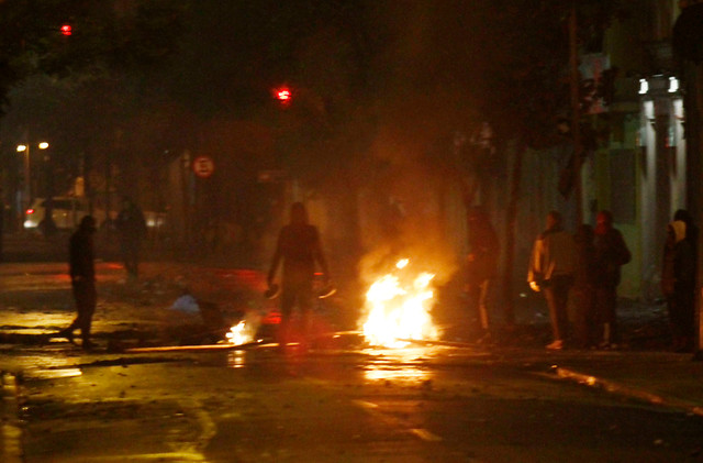 Levantan barricadas en jornada previa al “once”