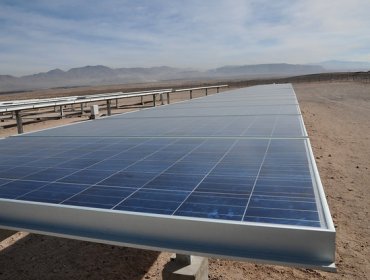 Empresa española construirá en Atacama la mayor planta fotovoltaica de la región