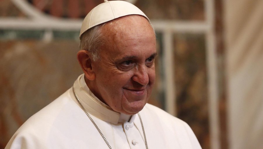 El papa insta a recuperar a los católicos que se fueron "dando un portazo"