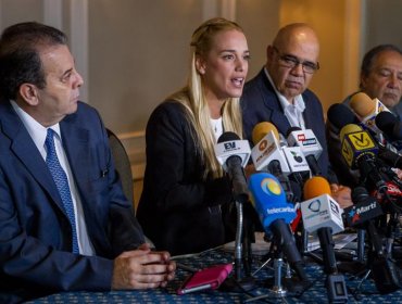 Tintori denuncia agresiones de chavistas en acceso a juicio de Leopoldo López