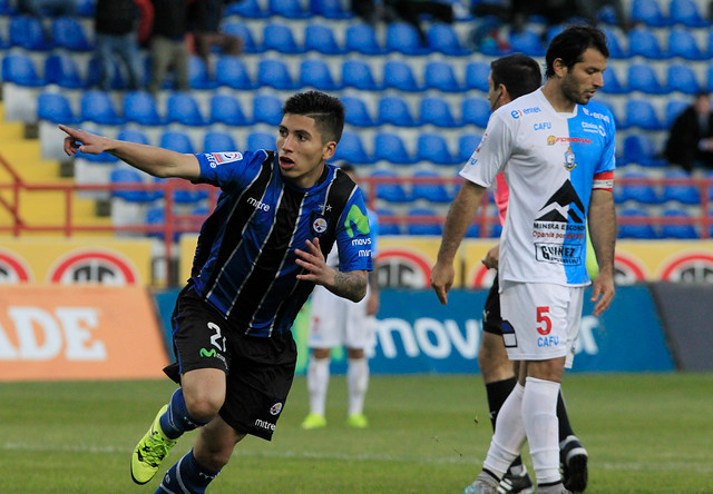 Huachipato logra un esforzado triunfo sobre Antofagasta en Talcahuano