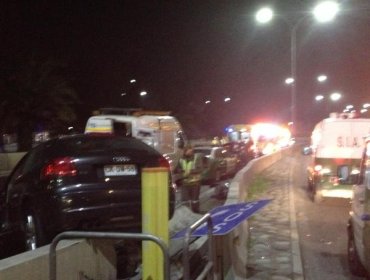 Accidente múltiple en Autopista Central involucra a patrulla de Carabineros