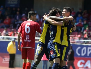 Primera B: La Serena fue sorprendida y goleada por Barnechea en La Portada