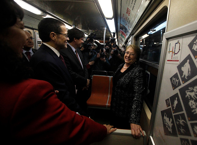 Presidenta Bachelet destacó eficiencia del Metro en sus 40 años