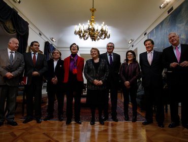 Nueva Mayoría pidió a Bachelet postergar proceso constituyente para octubre