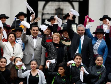 Presidenta anuncia Día Nacional de la Cultura Folclórica cada 15 de septiembre