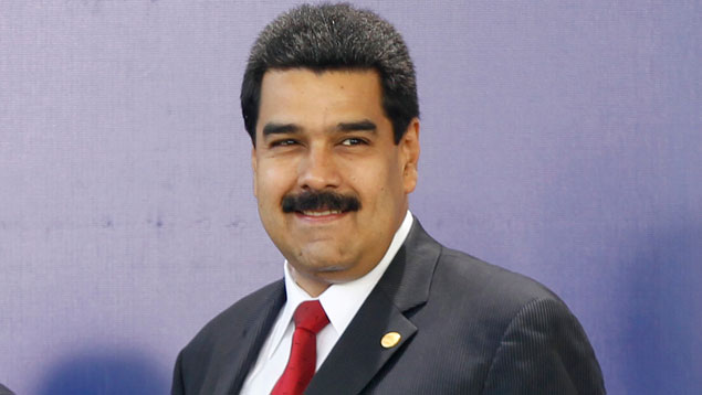 Maduro dice estar librando a Venezuela "de un Pinochet"