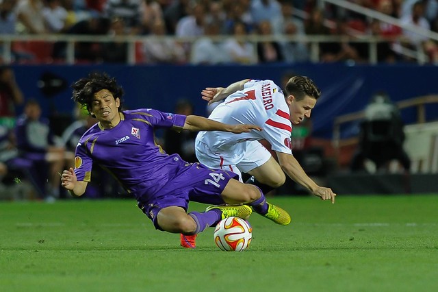 Europa League: Fiorentina con Matías Fernández pierde ante Basilea en casa