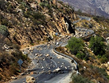 Rodados en carreteras cercanas a Los Vilos dificultan el tránsito