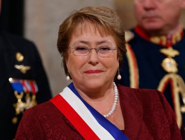 Bachelet y costos del terremoto: “Sea lo que cueste, lo vamos a asumir"